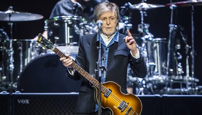 Paul McCartney surprises fans with unannounced appearance