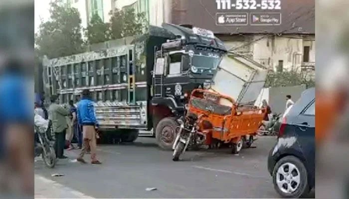 View of the site after a traffic accident, at Gulistan-e-Johar area in Karachi on February 5, 2025. — PPI