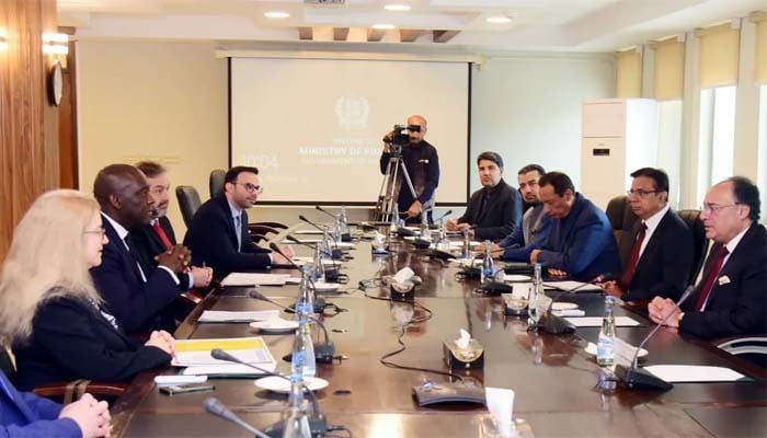 International Finance Corporation (IFC) delegation discusses private sector investment policies with Finance Division officials at Ministry of Finance. —PID