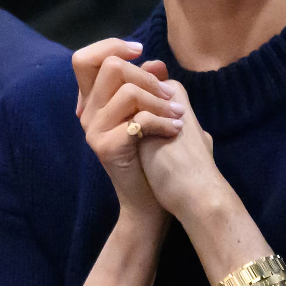 Close up of Meghan Markles pinky finger at the Invictus Games 2025