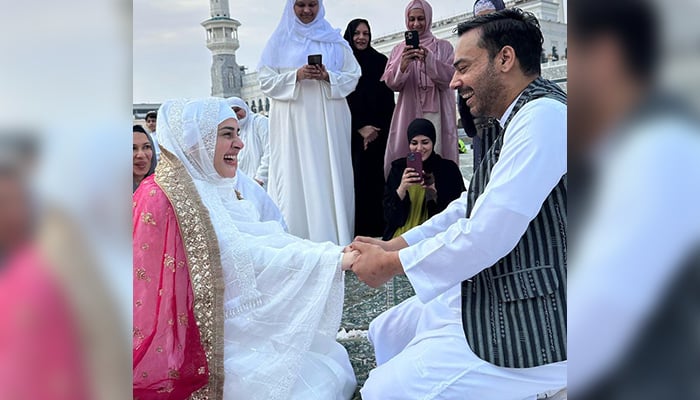 Pakistani actors Kubra Khan and Gohar Rasheed meet for the first time after their Nikah in Makkah. — Instagram/@thekubism/@mirzagoharrasheed