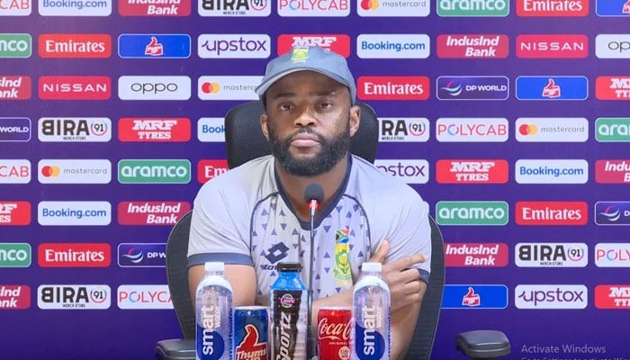 The captain of the Cricket team in South Africa, Timba Pavoma, was filmed during a press conference in India. Correspondent