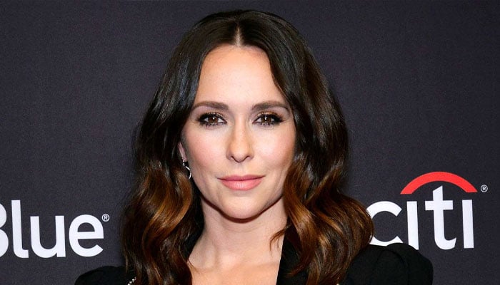 Jennifer Love Hewitt bares her skin in 46th birthday selfie