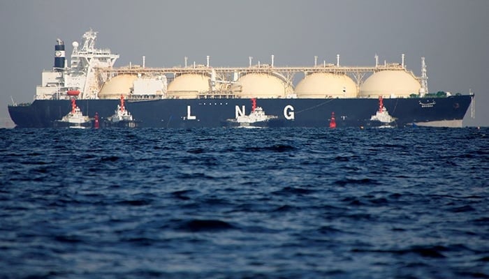 The image of representation shows that a liquefied natural gas oil tanker is pulled to a thermal power plant in Futsu, east of Tokyo, Japan on November 13, 2017 - Reuters