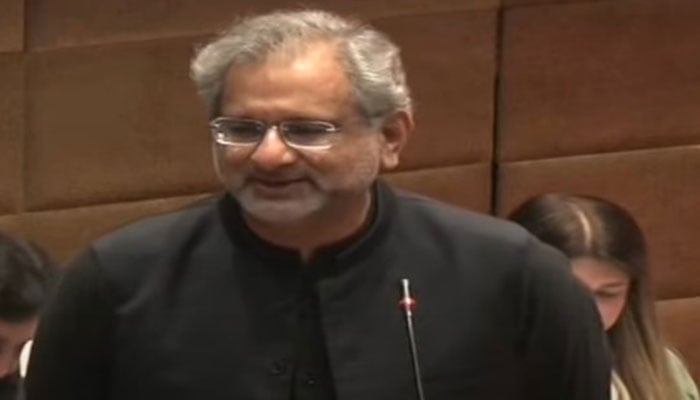 Awaam Pakistan Convener Shahid Khaqan Abbasi addresses the oppositions Grand Alliance Conference in Islamabad on February 26, 2025. — Screengrab via Geo News