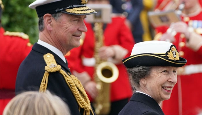 Buckingham Palace releases Princess Anne, Tim Laurence photos on special day