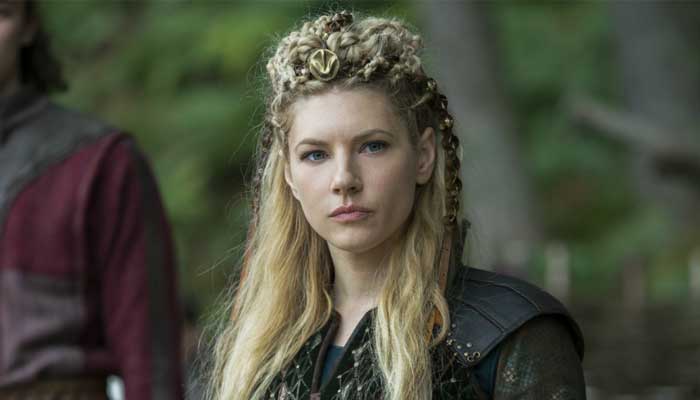 Vikings Lagertha actress reacts to Trumps treatment of Zelenskiy