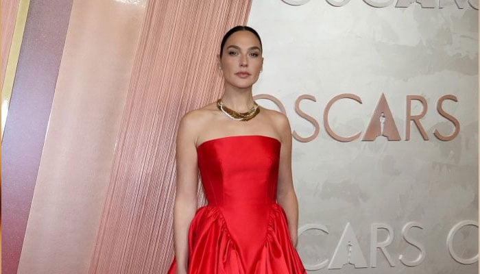 Did Gal Gadot refuse to present the Oscars award?