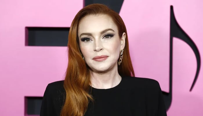 Lindsay Lohan breaks social media cover post dads arrest