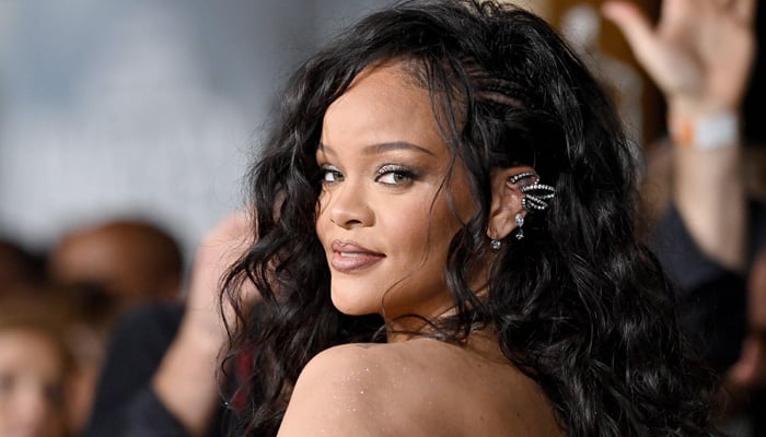 Rihanna wows fans with glamorous BTS from delivery room