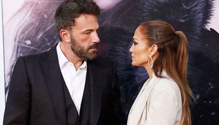 Jennifer Lopez feels shes been hit really hard in the teeth by Ben Affleck