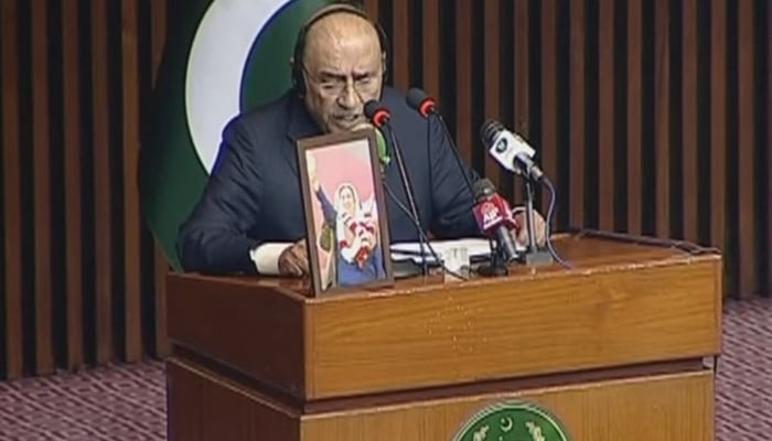 President Asif Ali Zardari is addressing the joint session of parliament on March 10, 2025. — Screengrab via GeoNews/YouTube