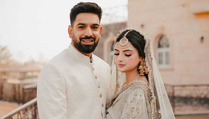 Pakistan pacer Haris Rauf poses for a picture with his wife Muzna Masood Malik after his Nikah ceremony on December 24, 2022. — Instagram/@pictroizzah