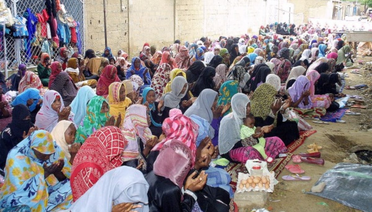 Women offer prayers during a religious gathering in Mauritania. — Taghrib News Agency/File