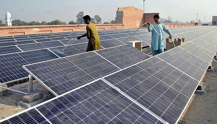 ECC reduces buyback rate for solar consumers to Rs10 per unit