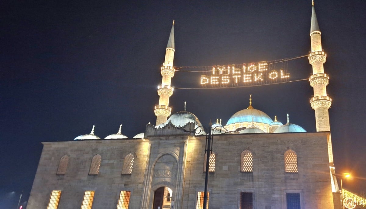 Major mosques decorated with  mahya displays. — Photo by author