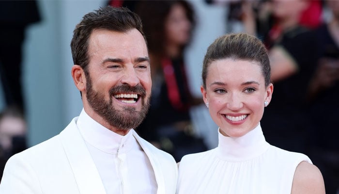 Justin Theroux and Nicole Brydon Bloom tie the knot