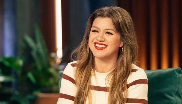 Kelly Clarksons 1,000th episode for ‘The Kelly Clarkson Show turns her emotional