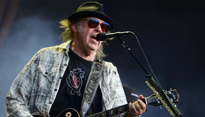 Neil Young gives fans disappointing news